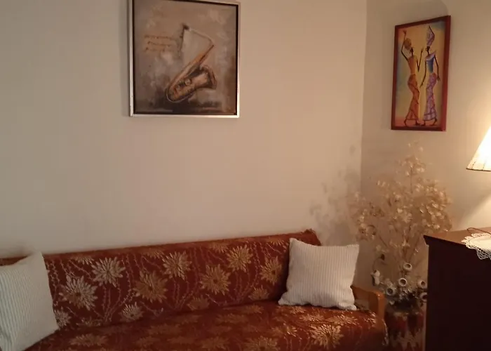 Steve\'S House & Eldi