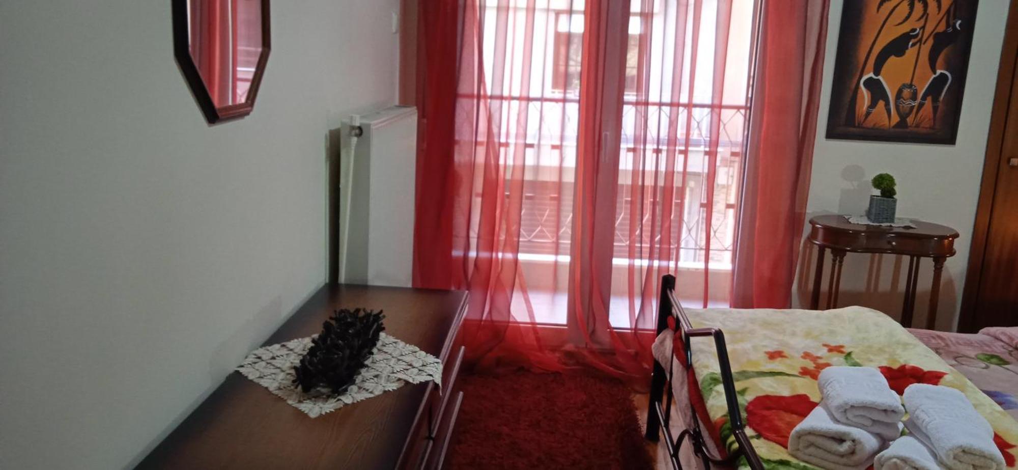 Steve's House & Eldi Appartement *
